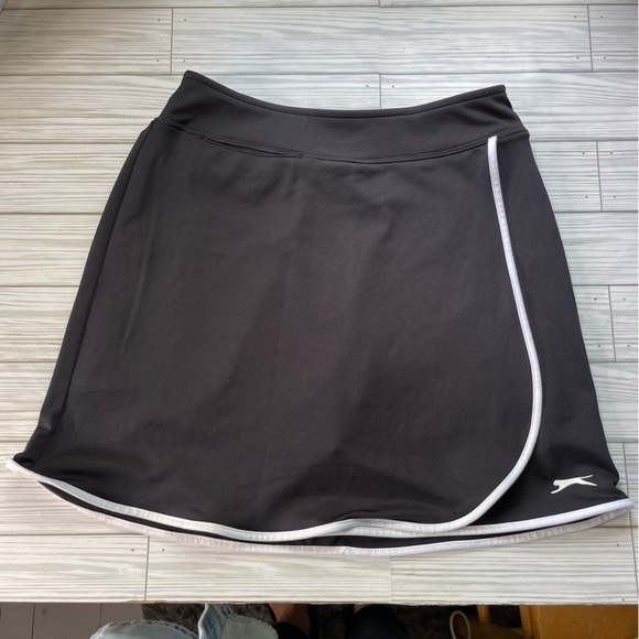 Slazenger Black Athletic Wrap front Skort with White Trim size xs - Picture 1 of 10